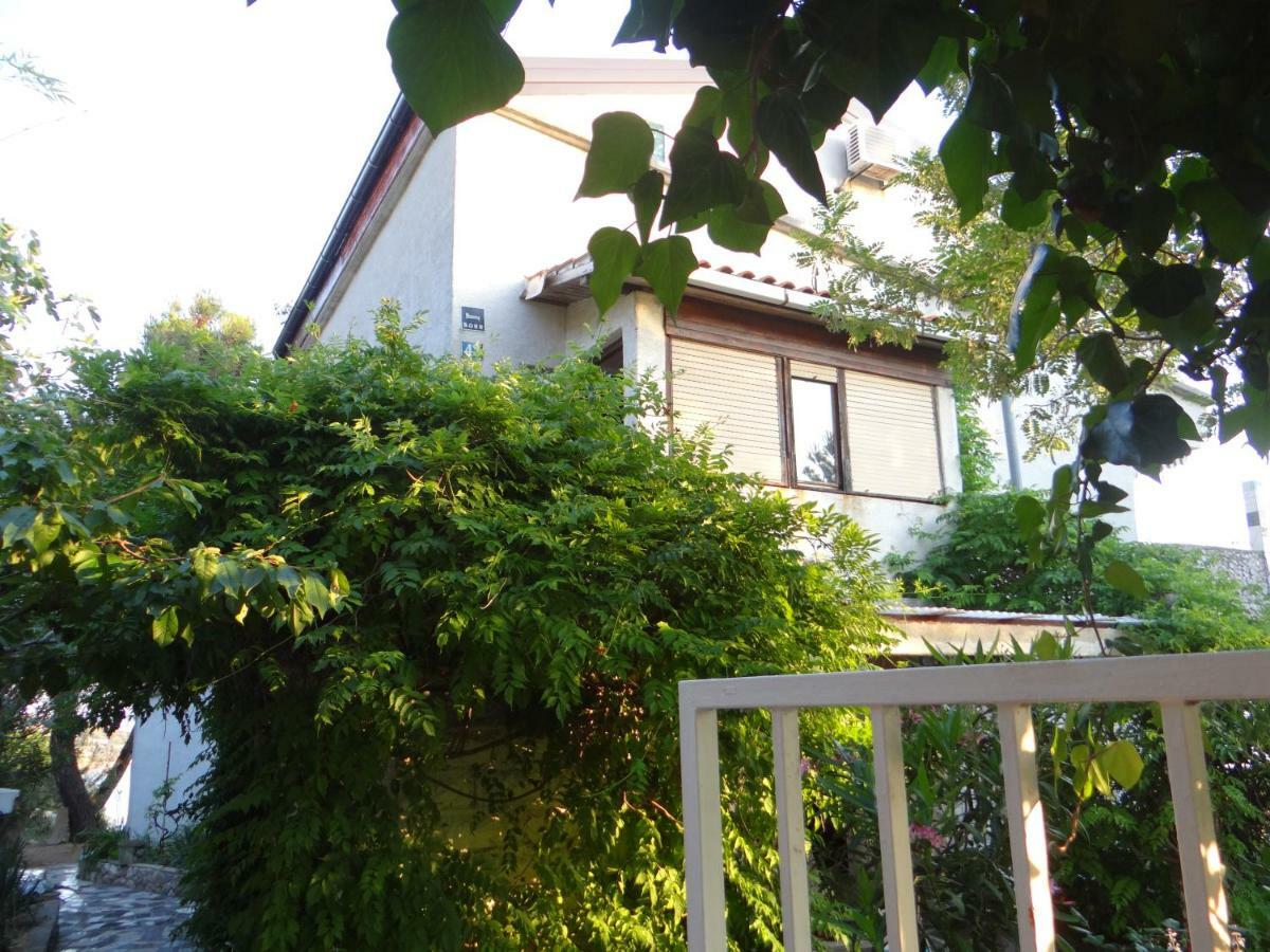Apartments Bassi Stara Baška Extérieur photo
